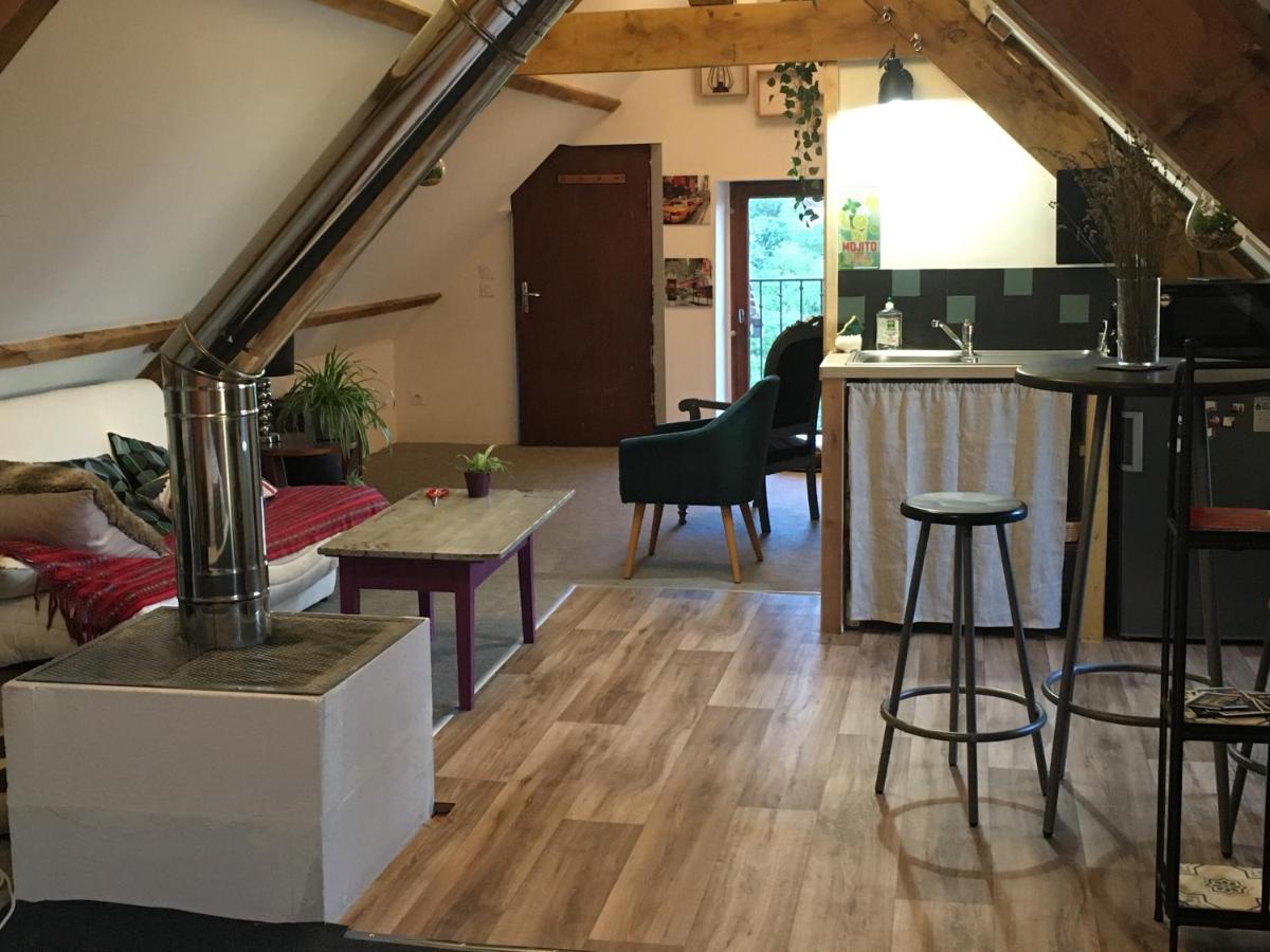 Chez Fred Avec Vue Sur Le Chateau Angles-sur-l'Anglin Екстер'єр фото